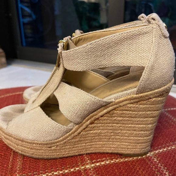 Michelle kors tan platform espadrilles size 7 1/2 m. Nice and comfortable. - Picture 15 of 15